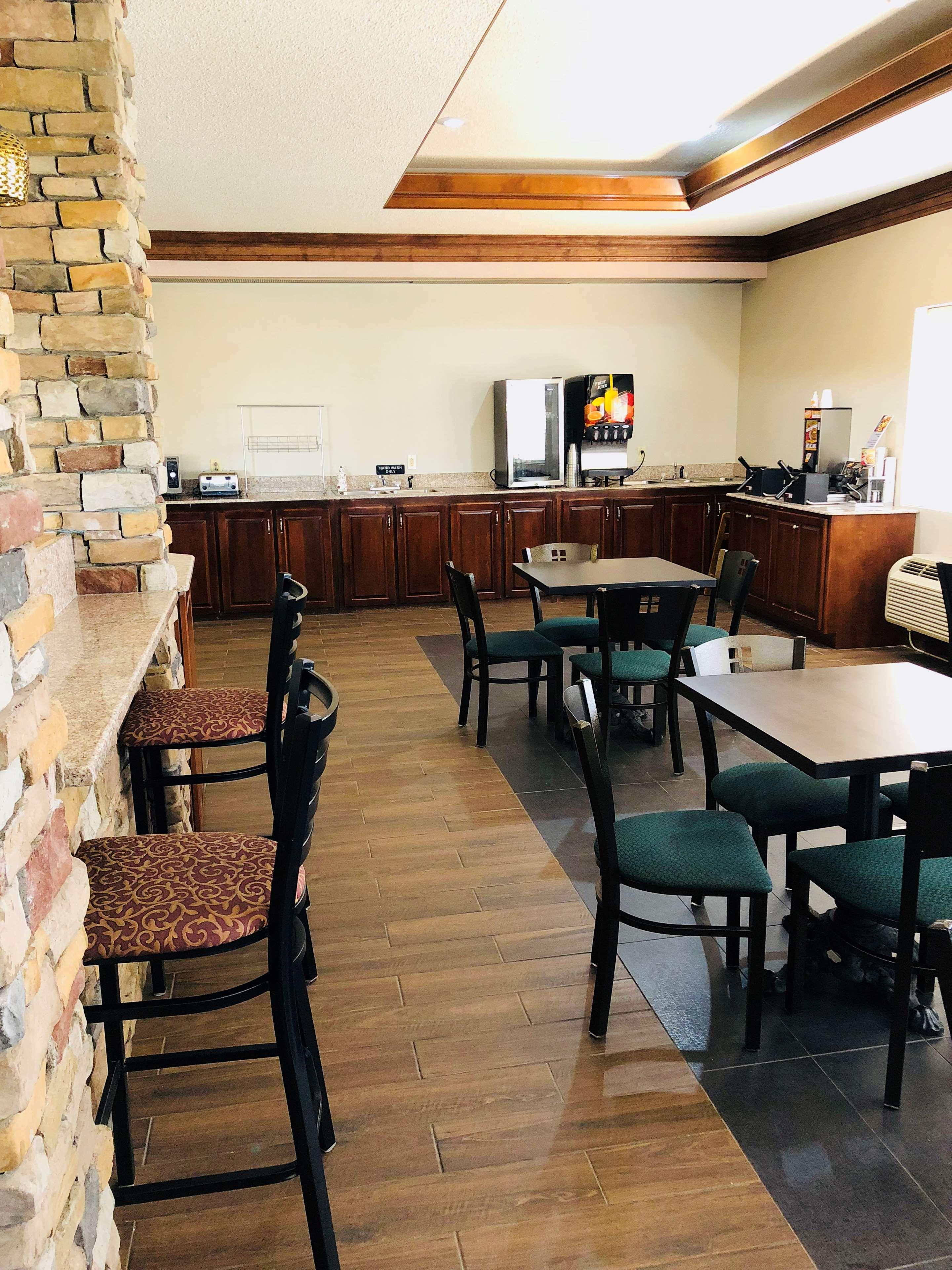 ביירון Best Western Inn & Suites מראה חיצוני תמונה