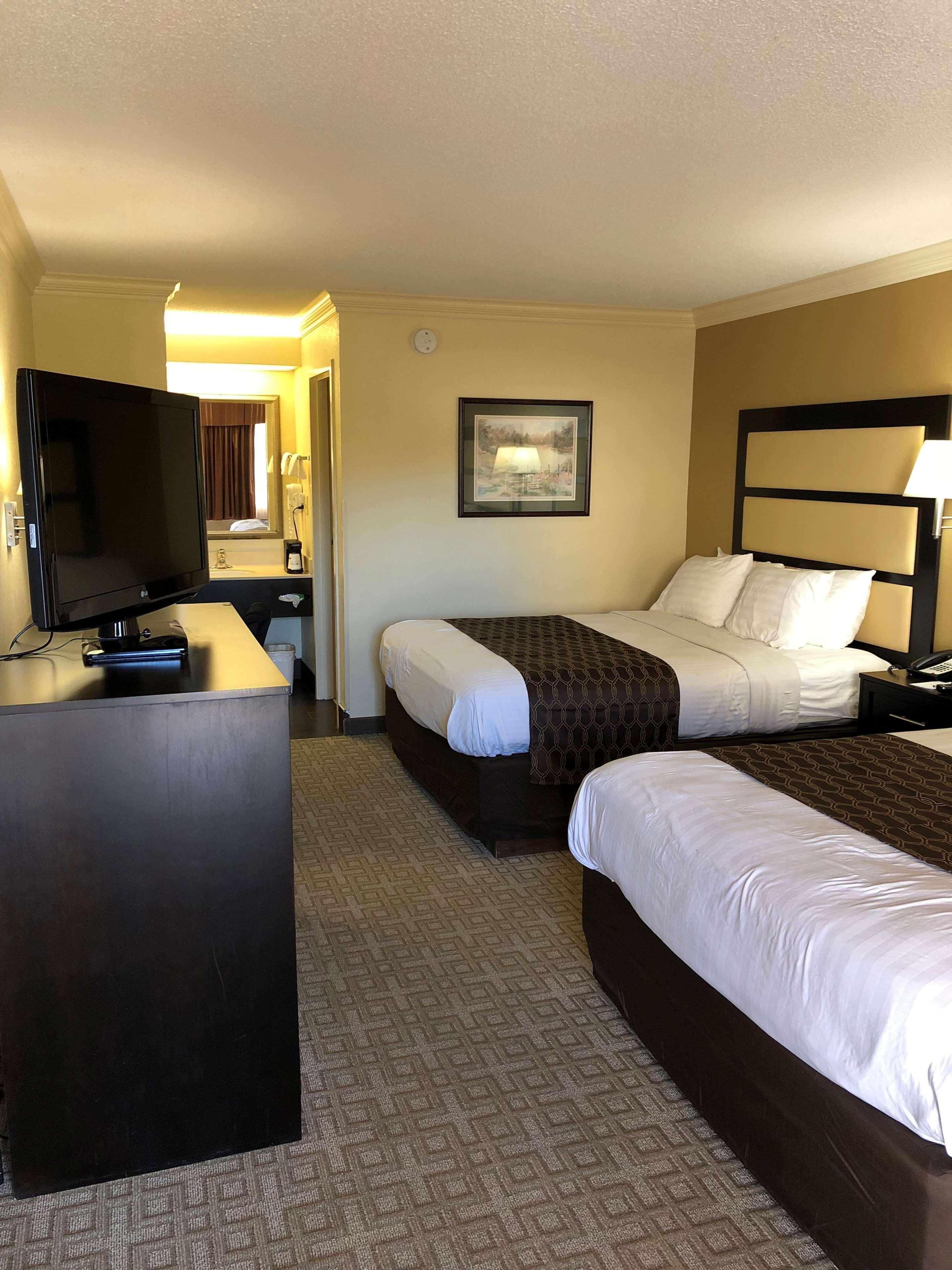 ביירון Best Western Inn & Suites מראה חיצוני תמונה